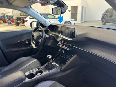 Peugeot 2008 BlueHDi 100 S&S Allure Navi Pack (10)