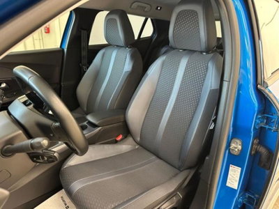 Peugeot 2008 BlueHDi 100 S&S Allure Navi Pack (14)