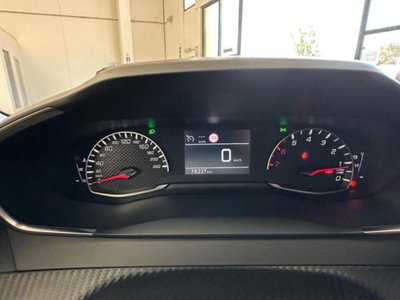 Peugeot 2008 BlueHDi 100 S&S Allure Navi Pack (19)
