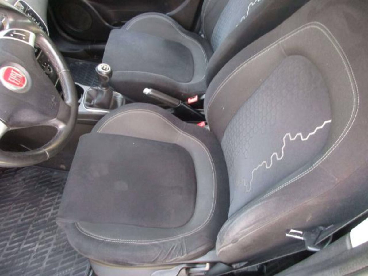 Fiat Punto 1.3 MJT II S&S 85 CV 5 porte ECO Lounge (10)
