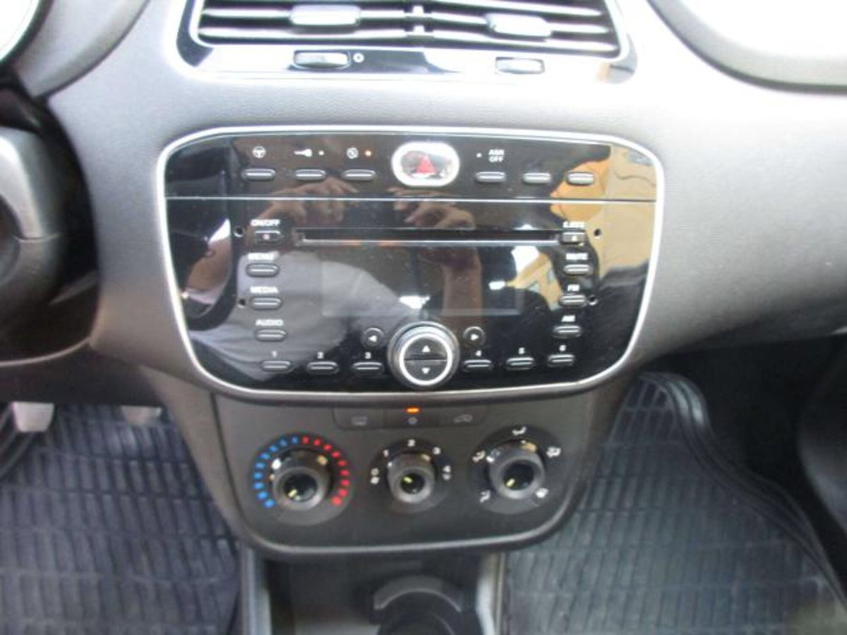 Fiat Punto 1.3 MJT II S&S 85 CV 5 porte ECO Lounge (13)