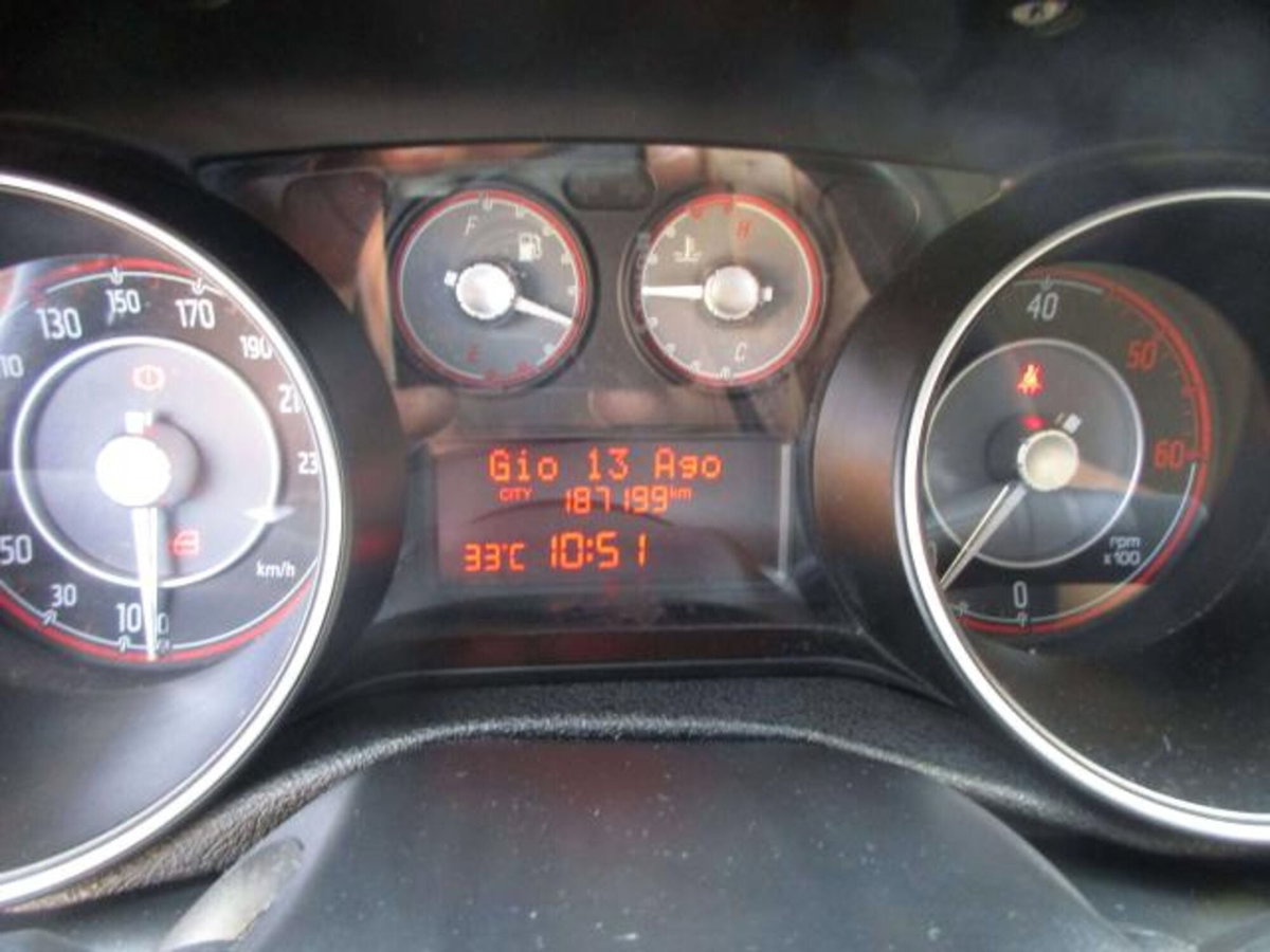 Fiat Punto 1.3 MJT II S&S 85 CV 5 porte ECO Lounge (14)