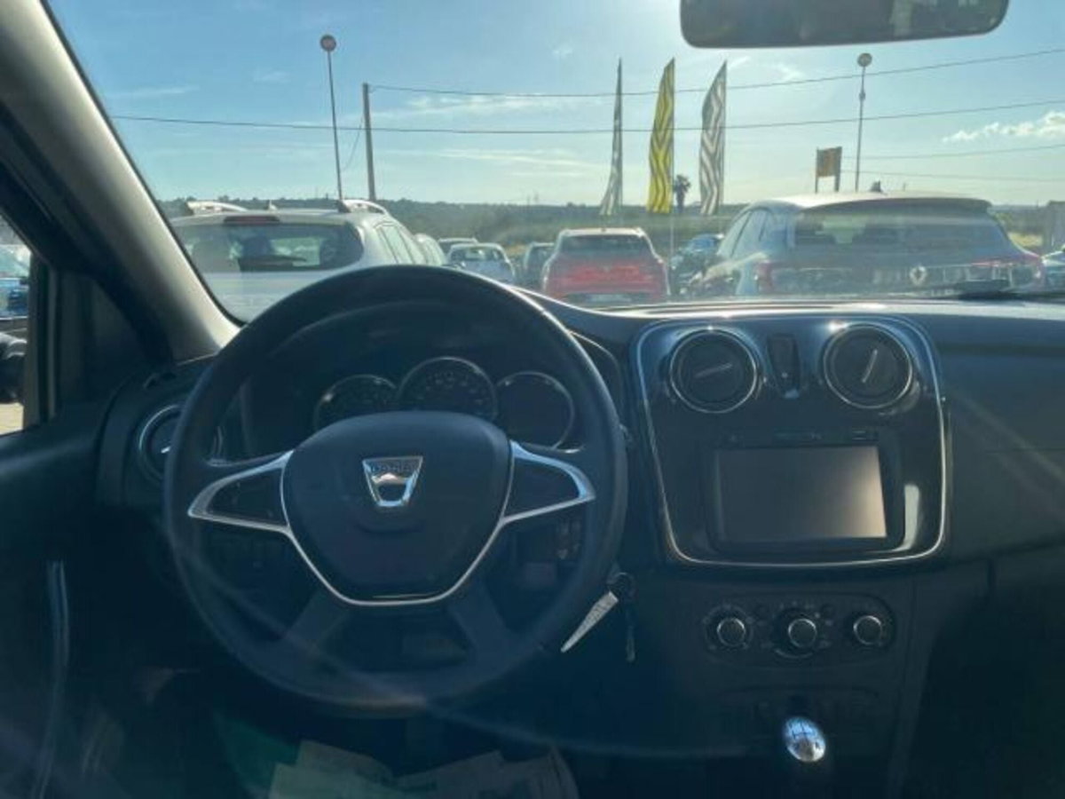Dacia Sandero 1.5 dCi 8V 75CV Start&Stop SS Ambiance Family (7)