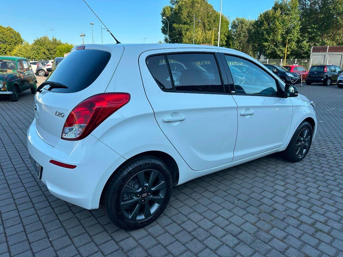 Hyundai i20 1.2 5p. Go! Brasil (6)
