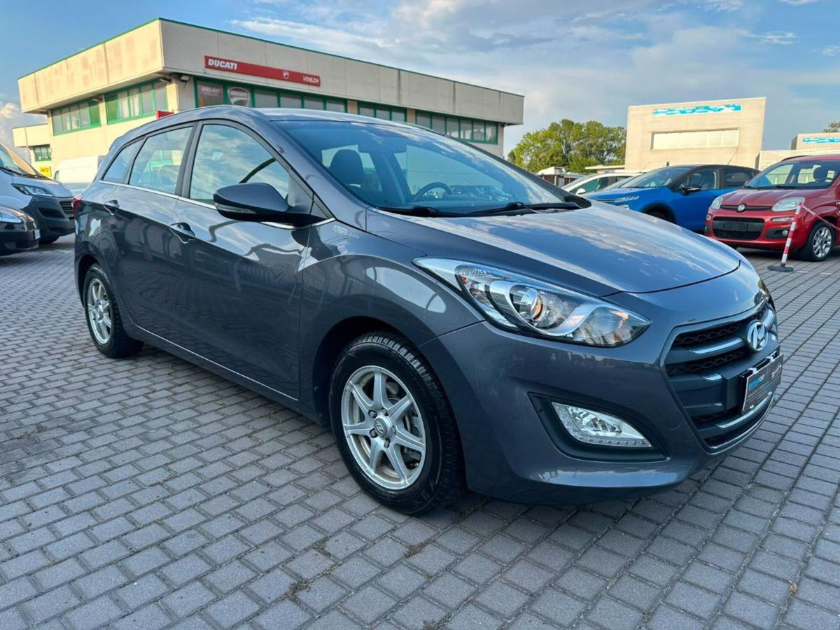 Hyundai i30 Station Wagon 1.4 CRDi Classic (4)