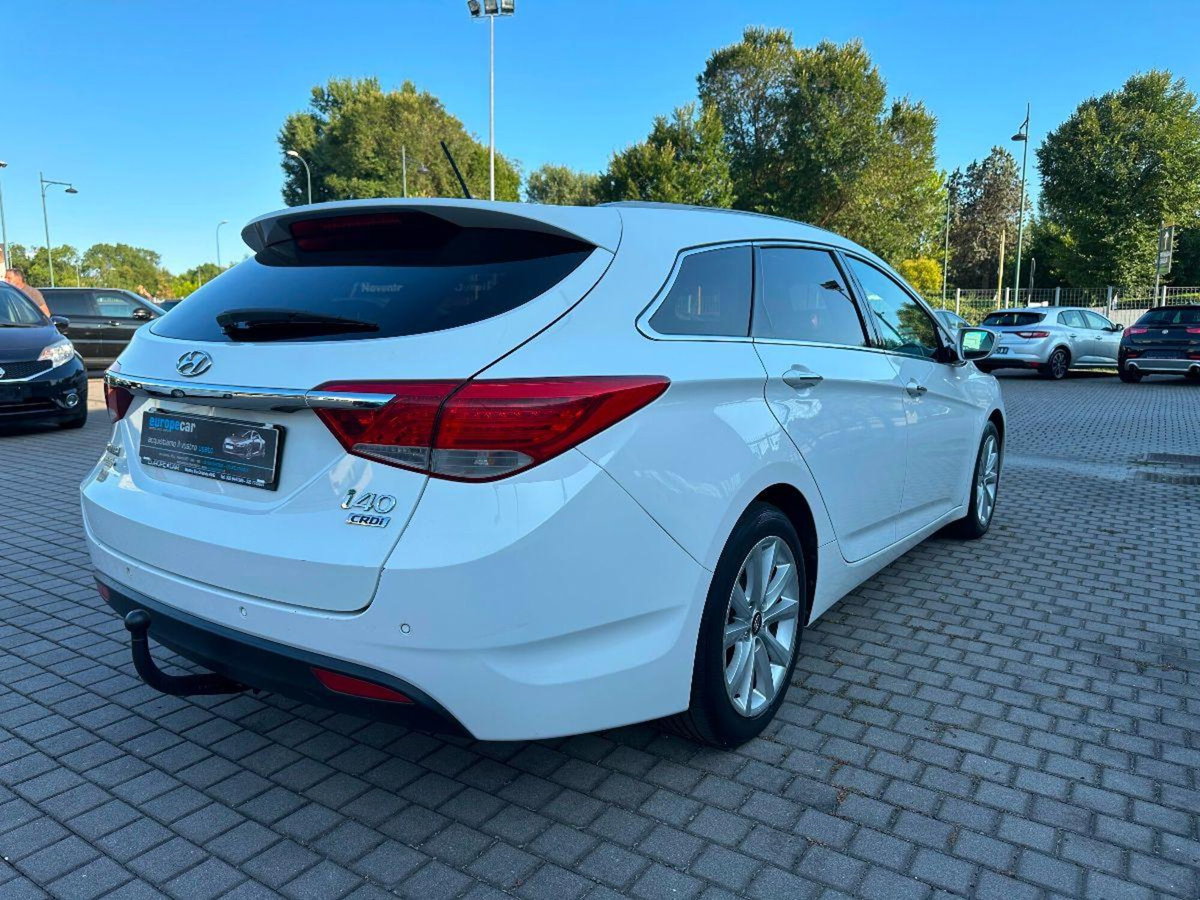 Hyundai i40 Station Wagon 1.7 CRDi 115CV Comfort (10)