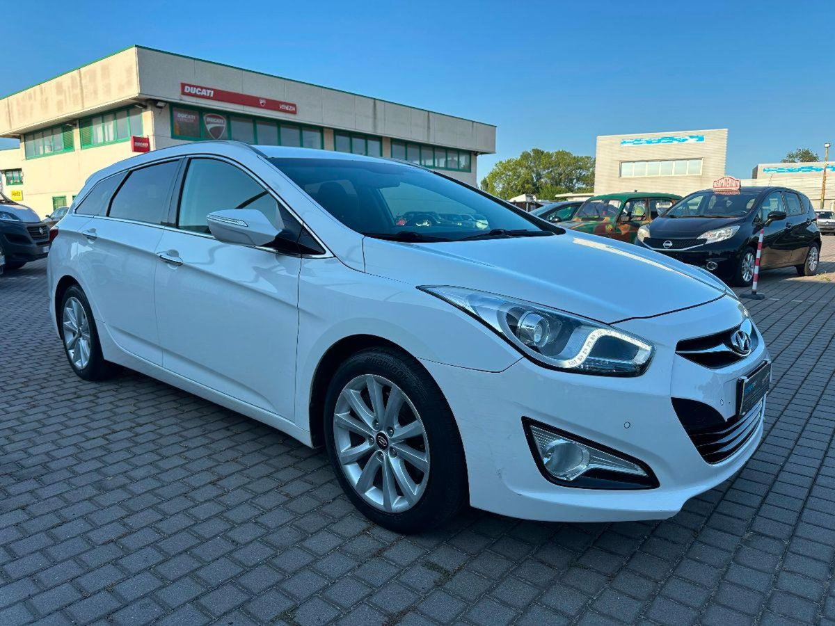 Hyundai i40 Station Wagon 1.7 CRDi 115CV Comfort (2)