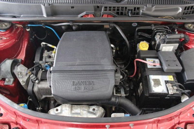 Lancia Ypsilon Argento (19)