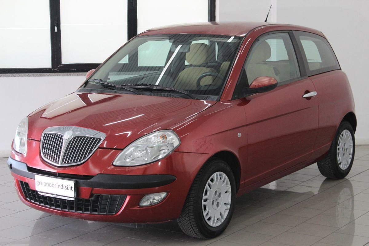 Lancia Ypsilon Argento (3)