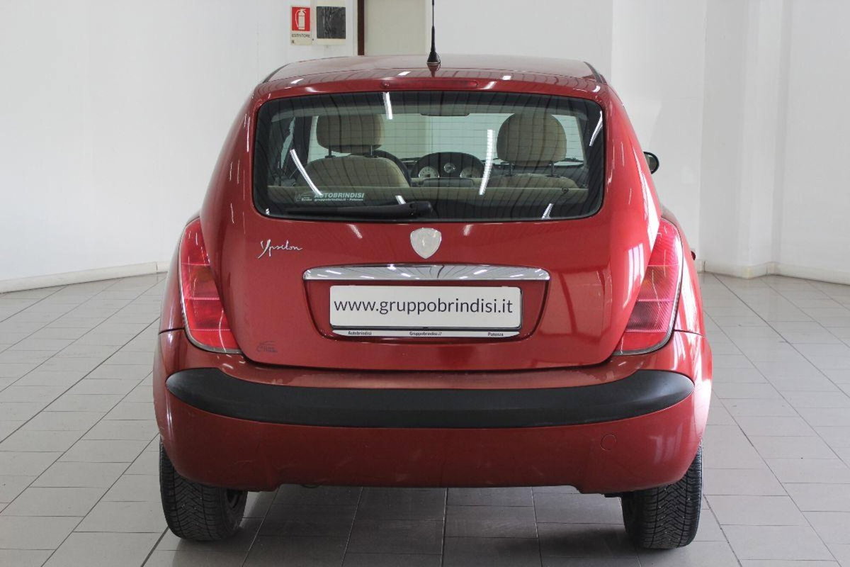 Lancia Ypsilon Argento (5)