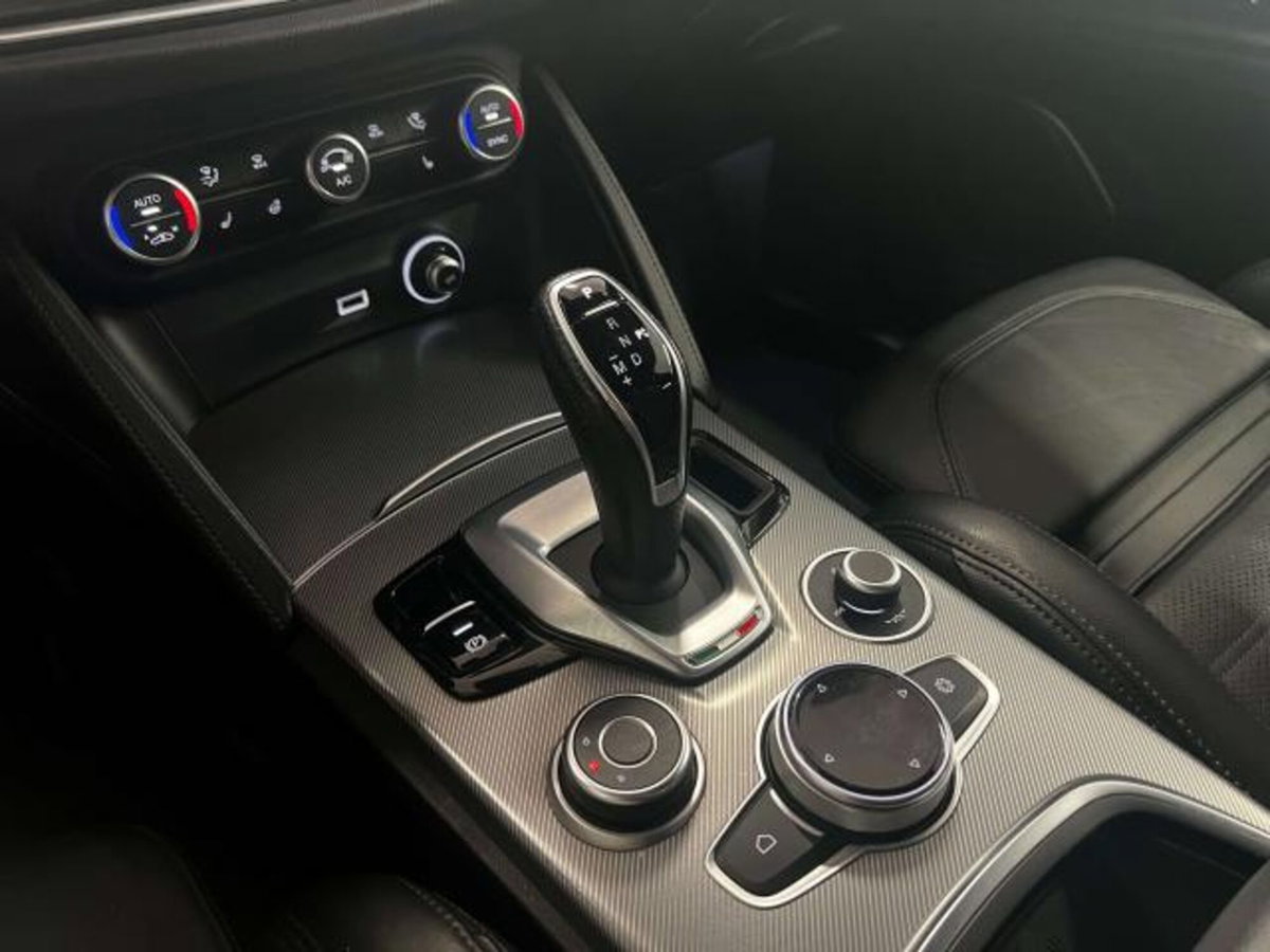 Alfa Romeo Stelvio 2.2 t Veloce Q4 210cv auto (15)