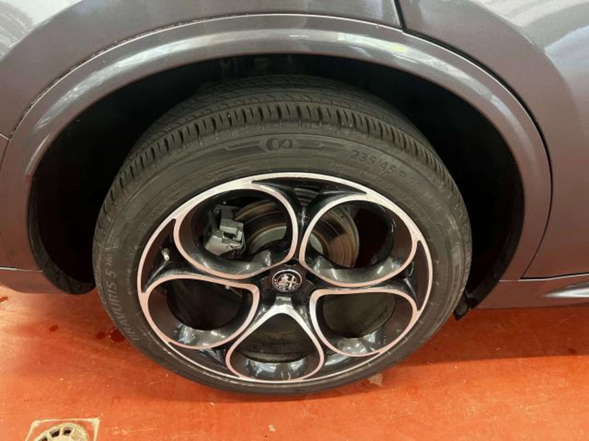Alfa Romeo Stelvio 2.2 t Veloce Q4 210cv auto (7)