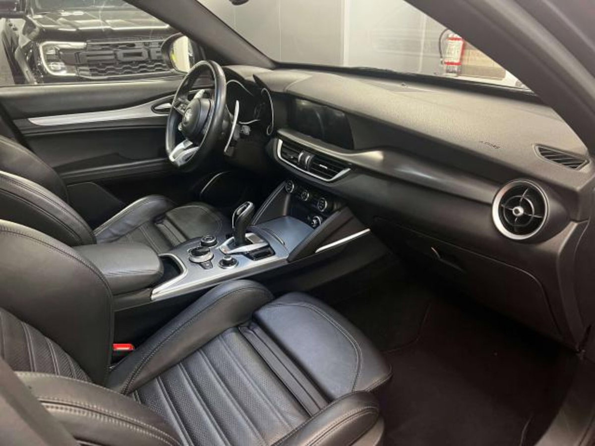 Alfa Romeo Stelvio 2.2 t Veloce Q4 210cv auto (8)