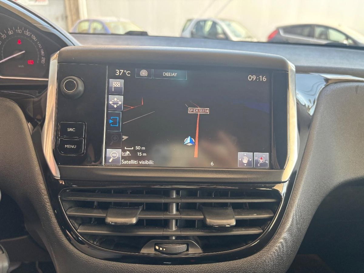Peugeot 208 HDi 68 CV 5 porte Allure (14)