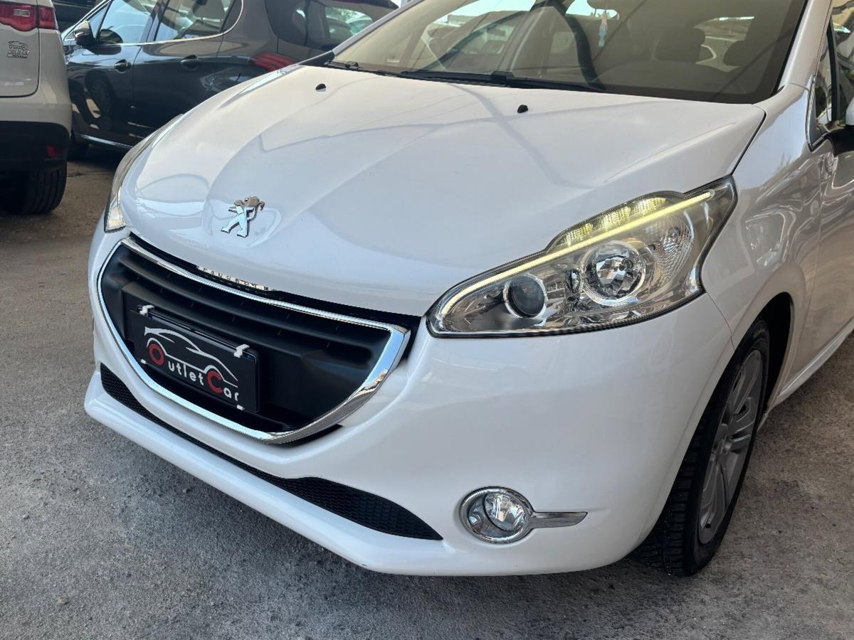 Peugeot 208 HDi 68 CV 5 porte Allure (15)