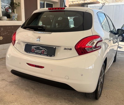 Peugeot 208 HDi 68 CV 5 porte Allure (16)
