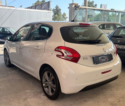 Peugeot 208 HDi 68 CV 5 porte Allure (4)