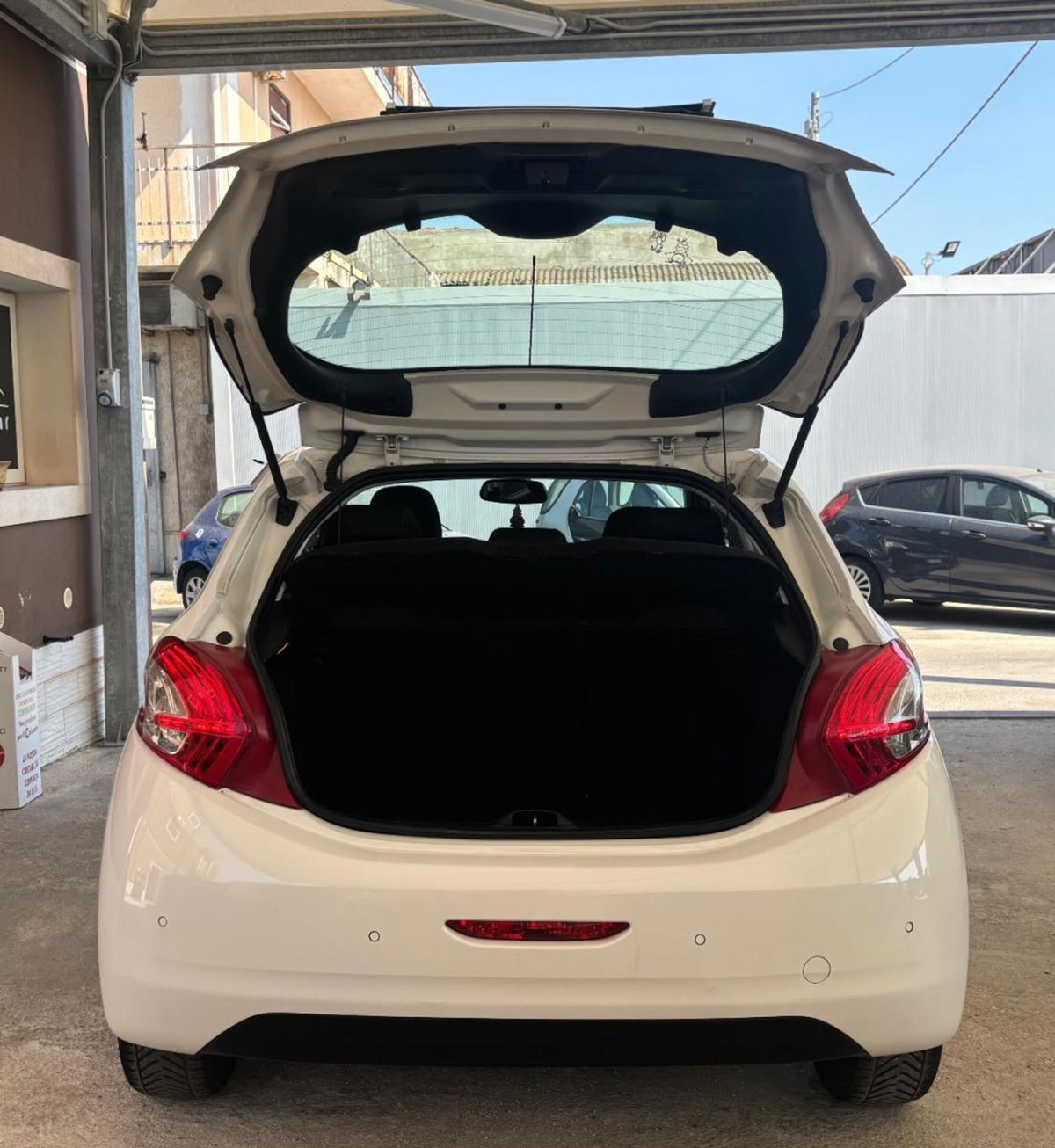 Peugeot 208 HDi 68 CV 5 porte Allure (7)