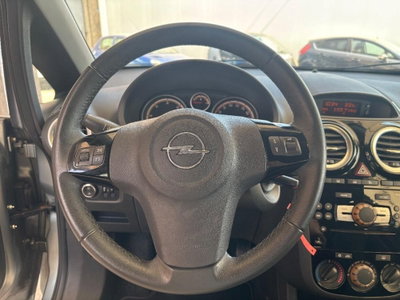 Opel Corsa 1.4 5 porte Black Edition (11)