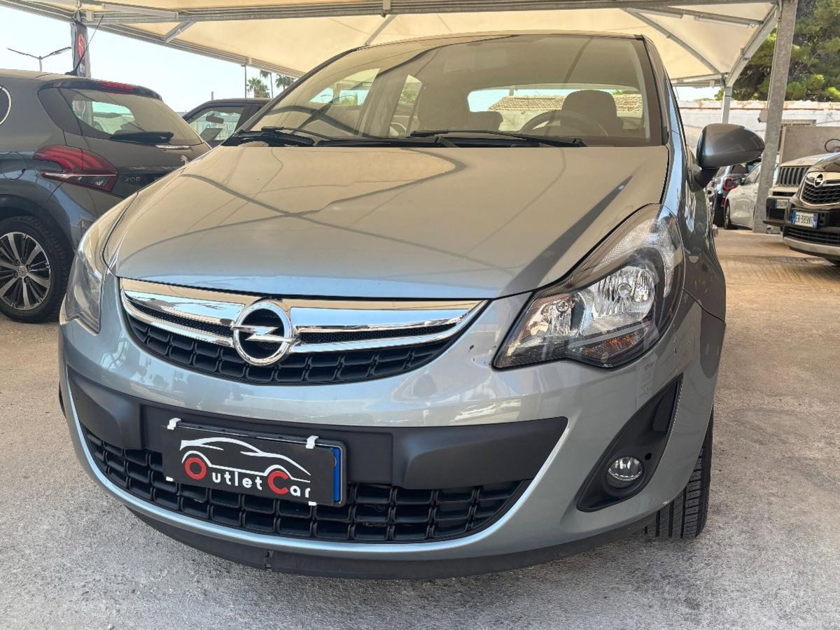 Opel Corsa 1.4 5 porte Black Edition (14)