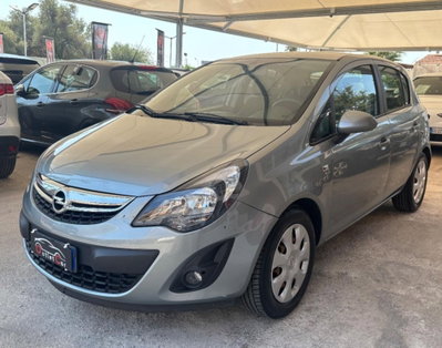 Opel Corsa 1.4 5 porte Black Edition (3)