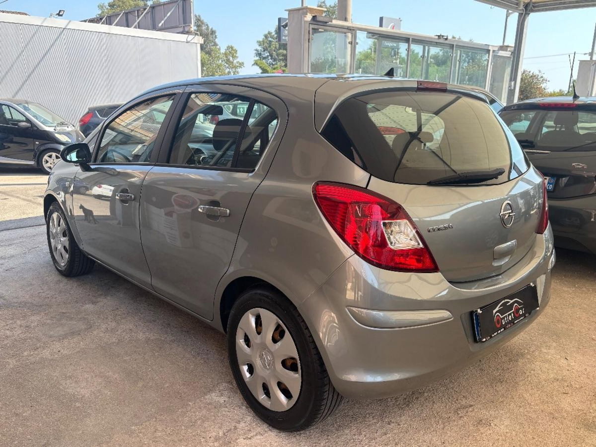 Opel Corsa 1.4 5 porte Black Edition (5)