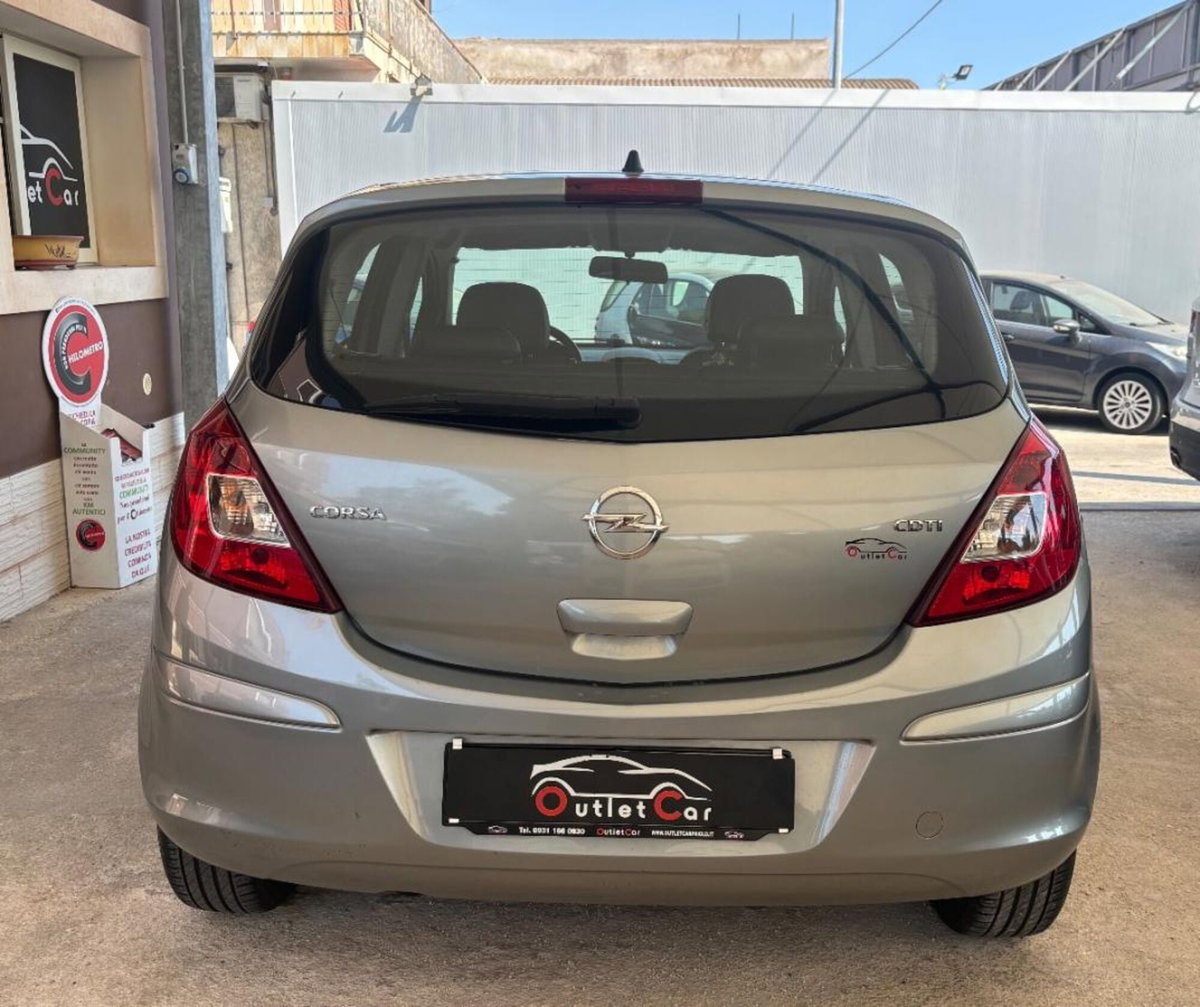Opel Corsa 1.4 5 porte Black Edition (6)