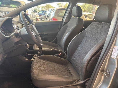 Opel Corsa 1.4 5 porte Black Edition (8)