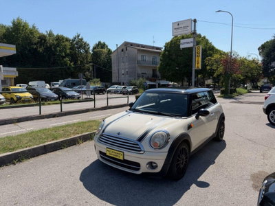 MINI Mini 1.6 16V Cooper D (3)