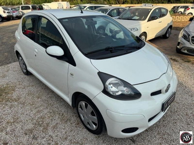 Toyota Aygo 1.0 12V VVT-i 5 porte Deep Ocean Connect MMT (3)