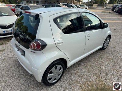 Toyota Aygo 1.0 12V VVT-i 5 porte Deep Ocean Connect MMT (6)