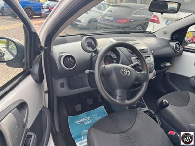 Toyota Aygo 1.0 12V VVT-i 5 porte Deep Ocean Connect MMT (7)