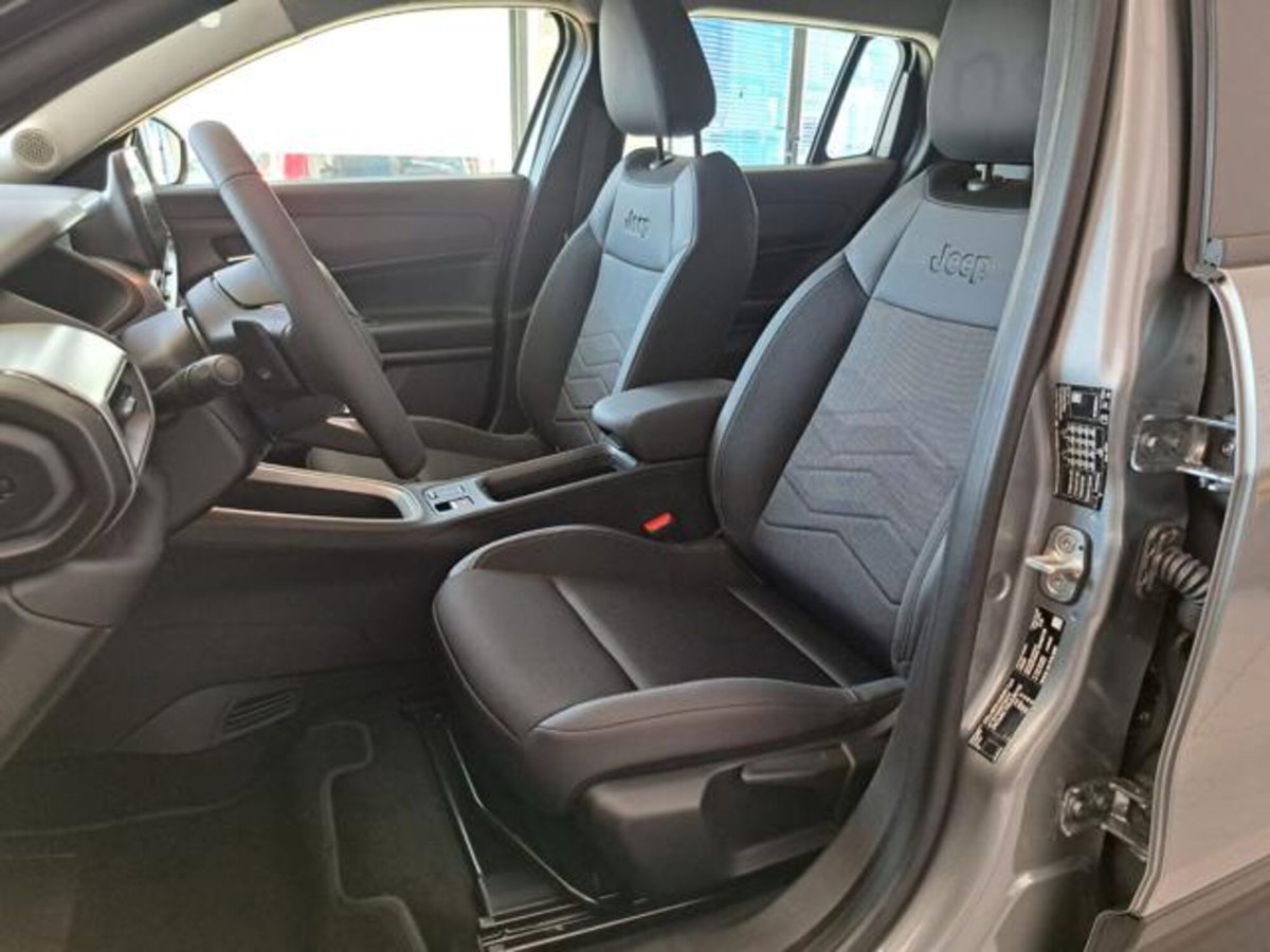 Jeep Avenger 1.2 turbo Altitude fwd 100cv (12)