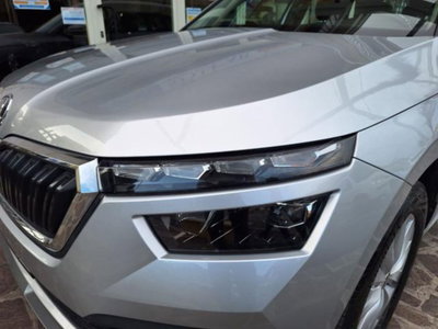 Skoda Kamiq 1.0 TSI 110 CV Dark Shade (10)