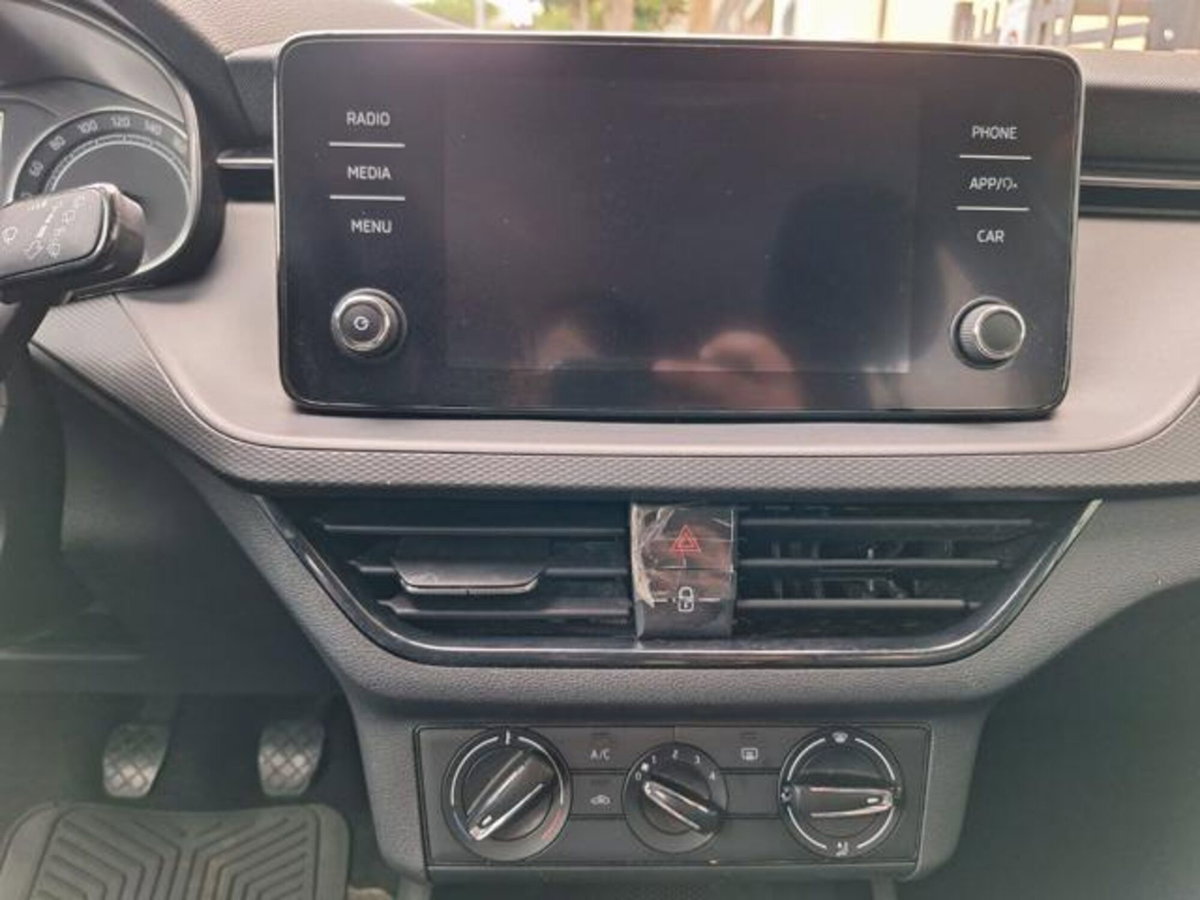Skoda Kamiq 1.0 TSI 110 CV Dark Shade (16)
