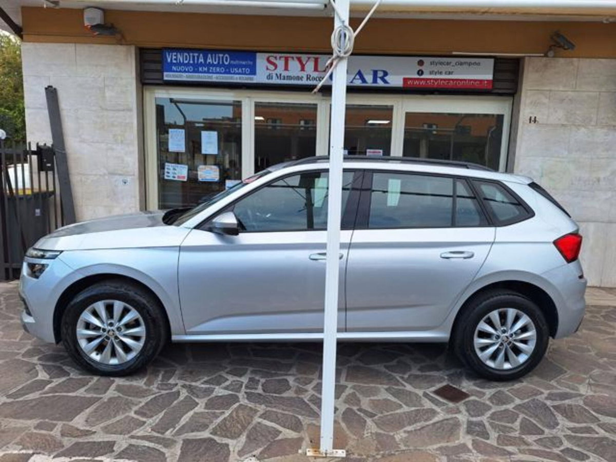 Skoda Kamiq 1.0 TSI 110 CV Dark Shade (7)