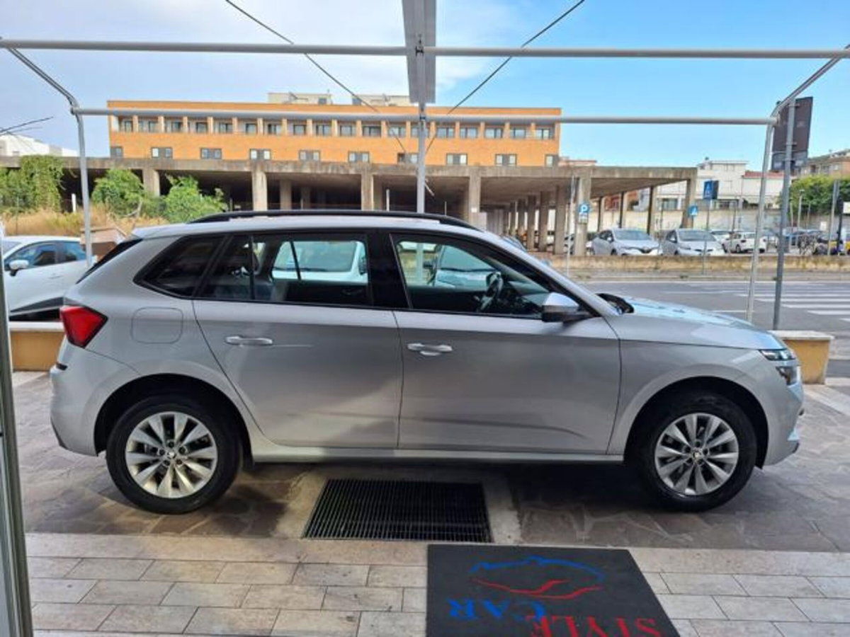Skoda Kamiq 1.0 TSI 110 CV Dark Shade (9)