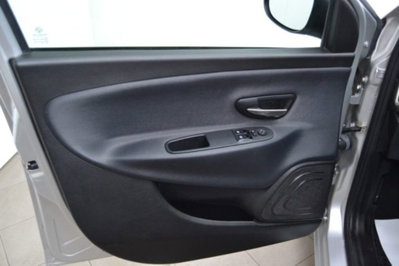 Lancia Ypsilon 1.0 FireFly 5 porte S&S Hybrid Ecochic Gold (9)