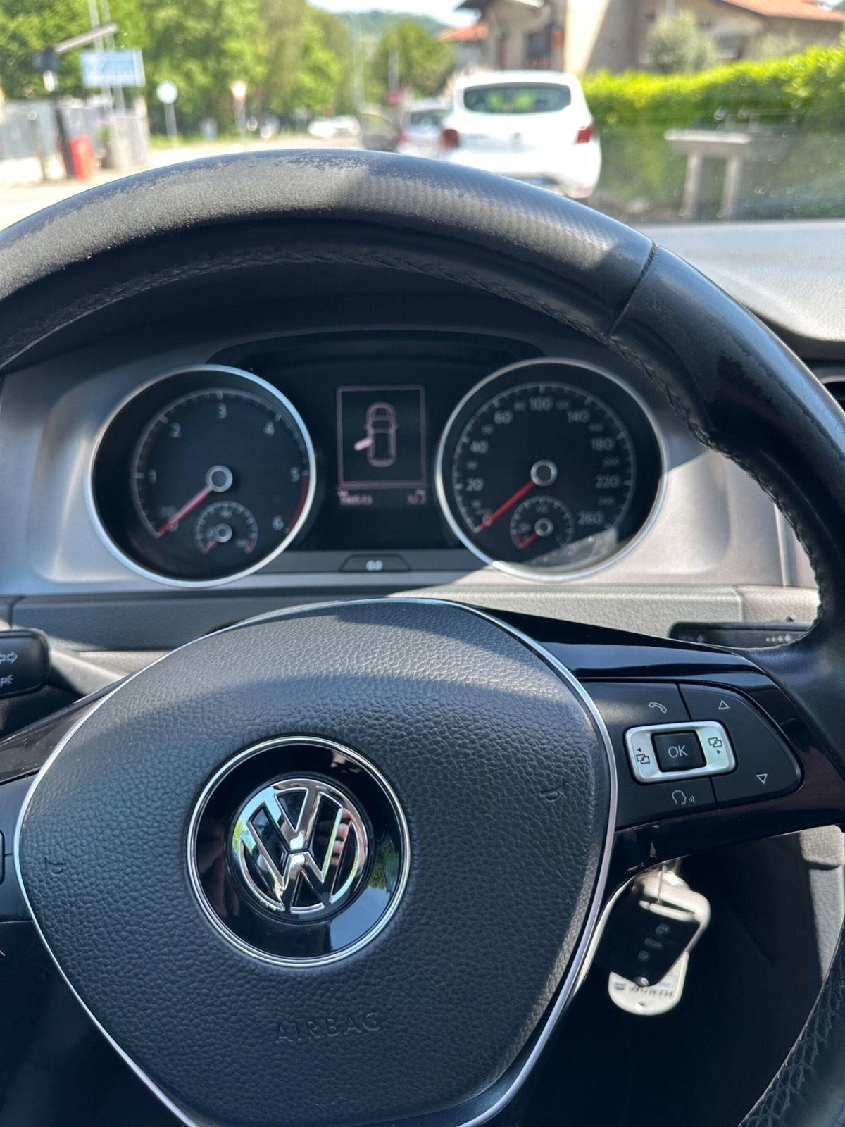 Volkswagen Golf 1.6 TDI 5p. Trendline BlueMotion Technology (14)