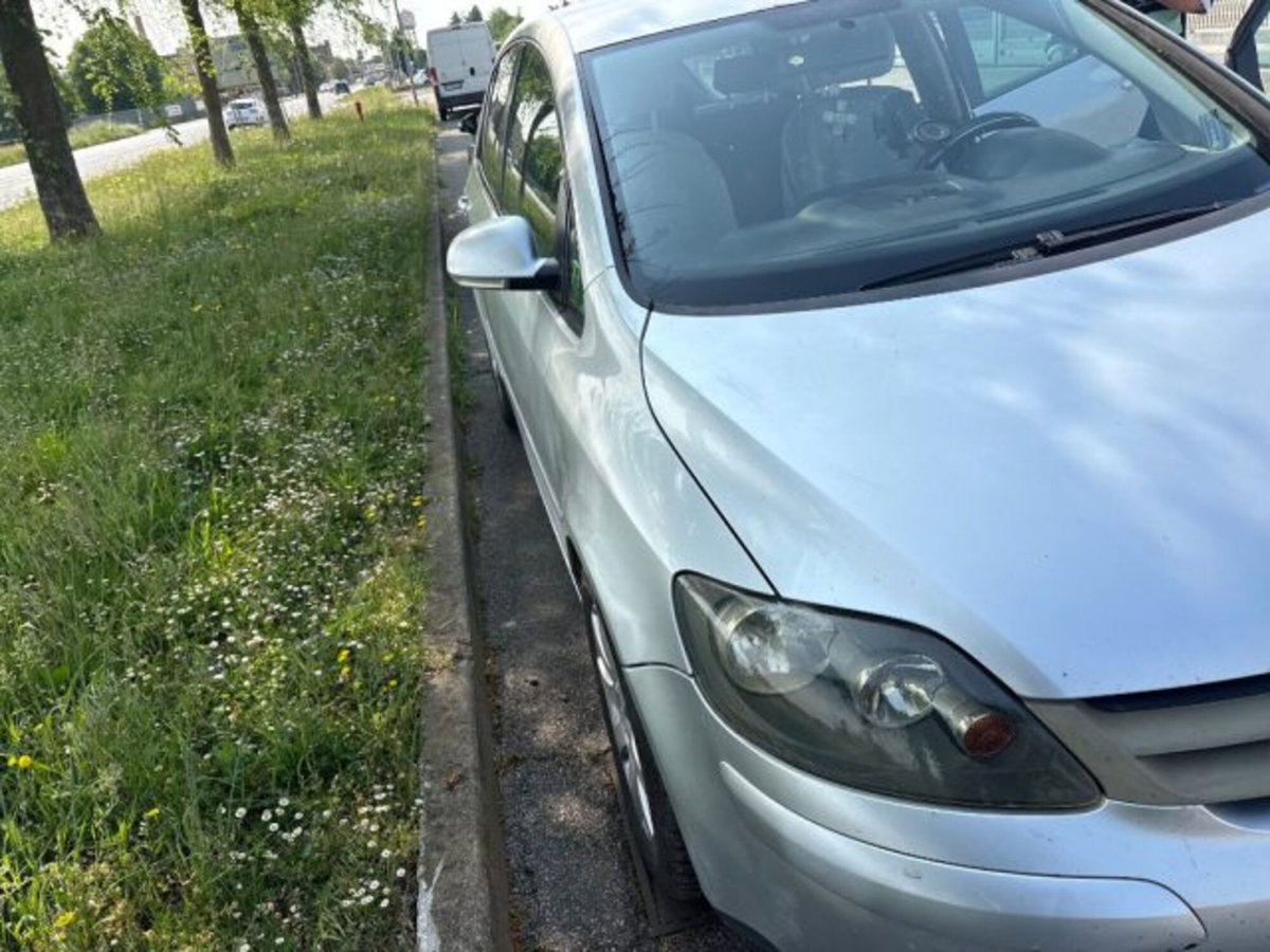 Volkswagen Golf 2.0 16V TDI 5p. Comfortline (5)