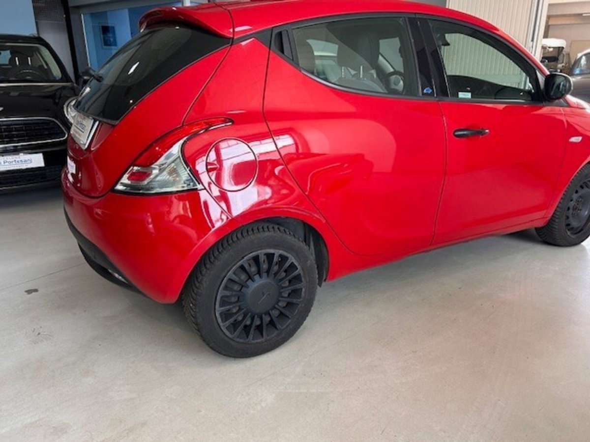 Lancia Ypsilon 1.2 69 CV 5 porte S&S Elefantino Blu (16)