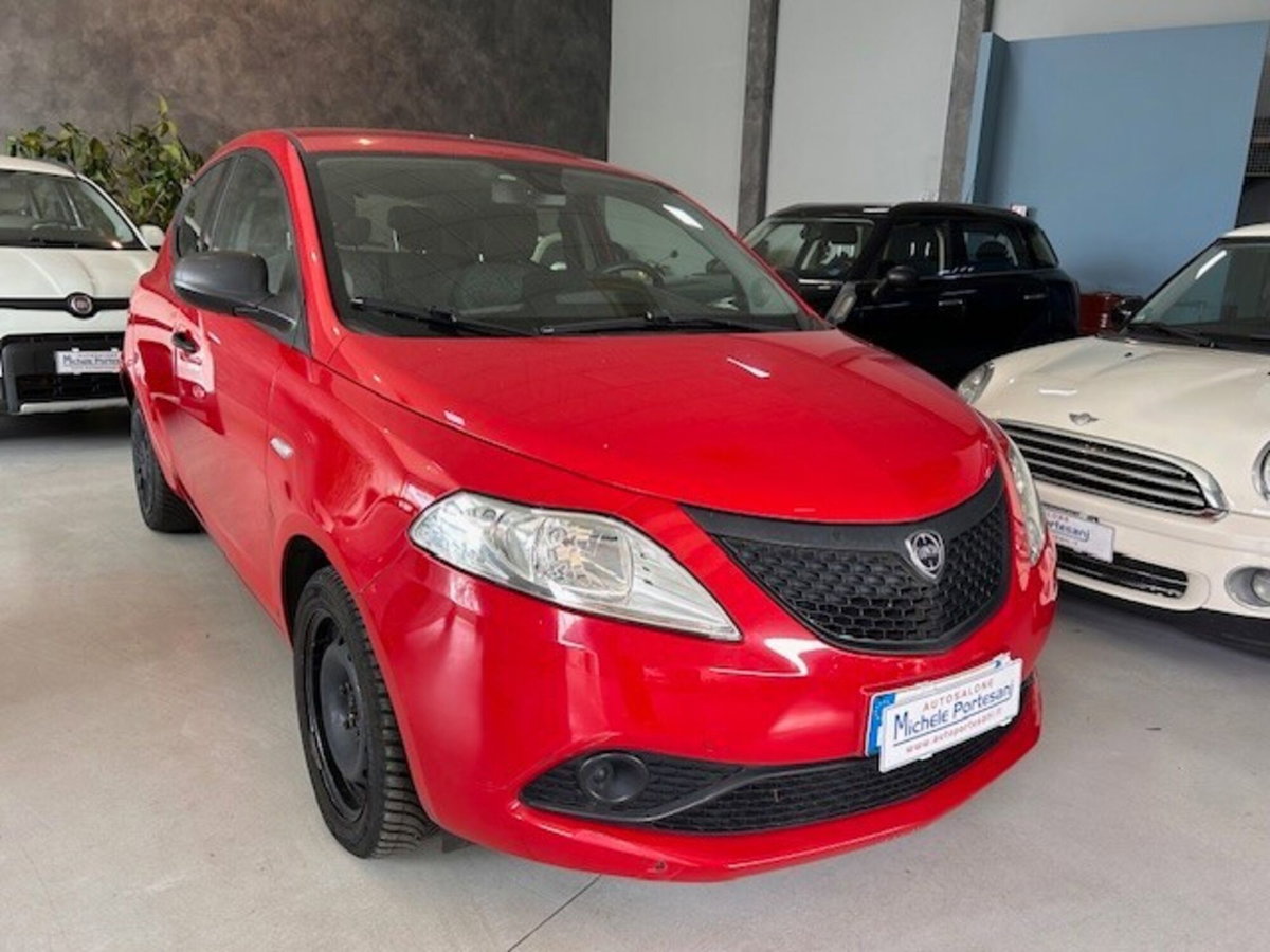 Lancia Ypsilon 1.2 69 CV 5 porte S&S Elefantino Blu (4)