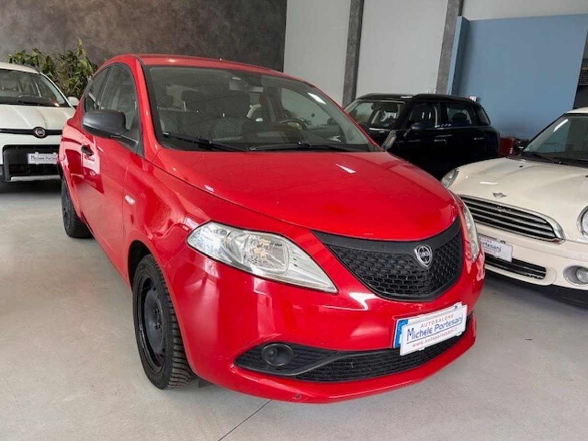 Lancia Ypsilon 1.2 69 CV 5 porte S&S Elefantino Blu (5)