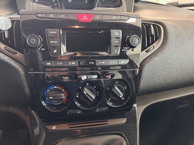 Lancia Ypsilon 1.2 69 CV 5 porte S&S Elefantino Blu (7)