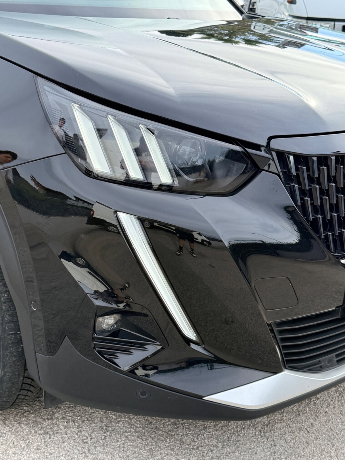 Peugeot 2008 PureTech 130 S&S EAT8 GT Pack (11)