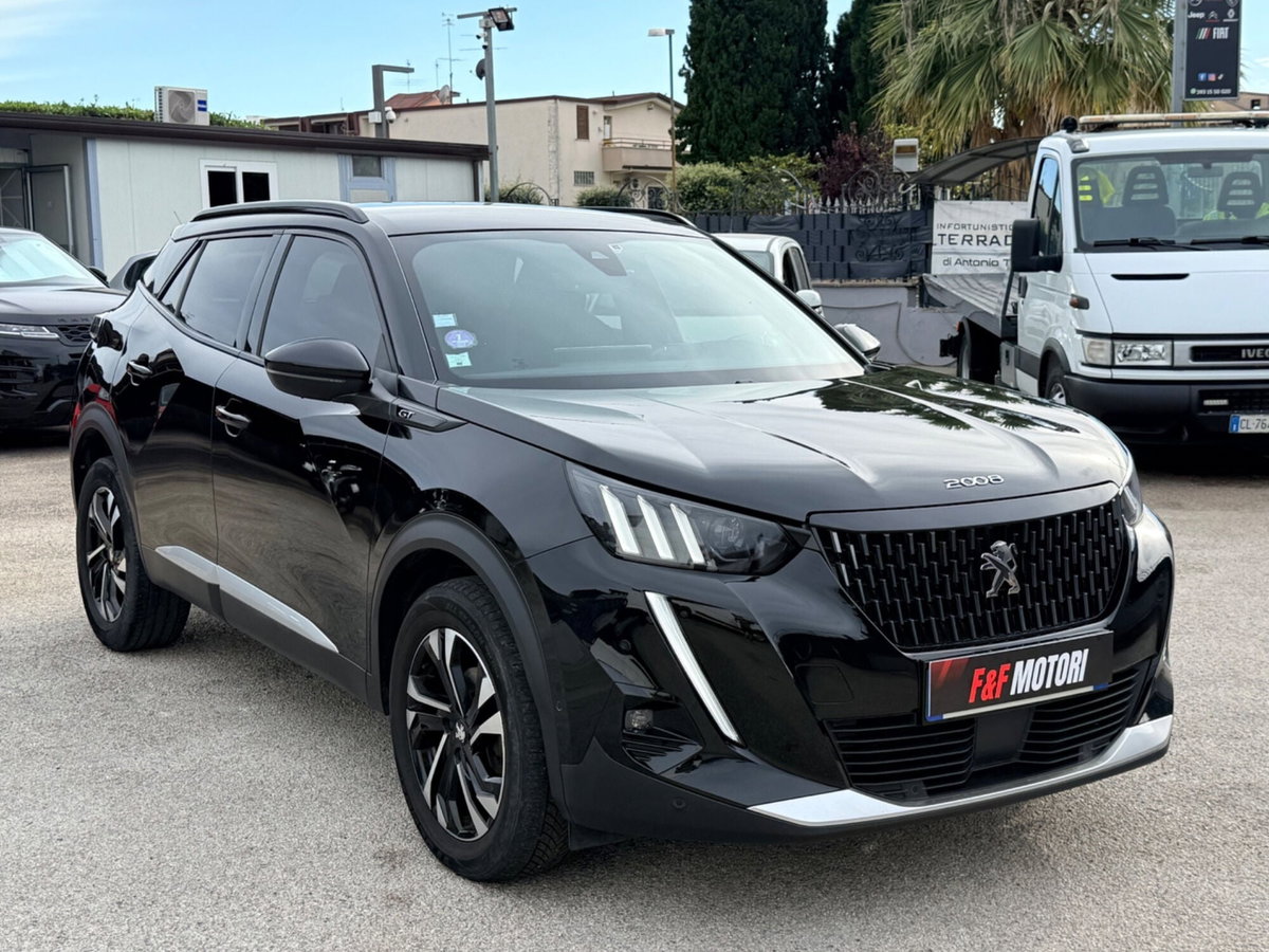 Peugeot 2008 PureTech 130 S&S EAT8 GT Pack (2)