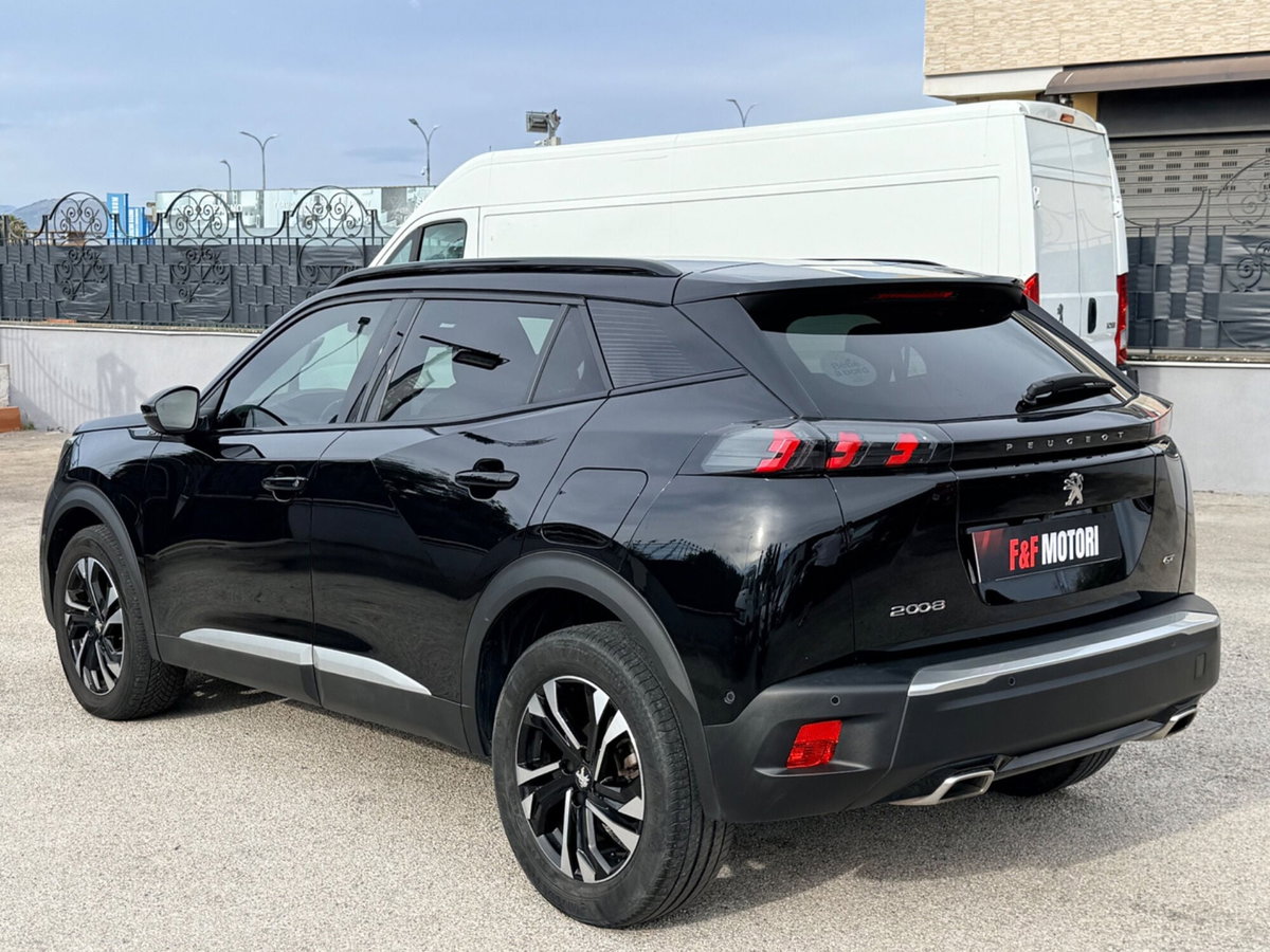 Peugeot 2008 PureTech 130 S&S EAT8 GT Pack (5)