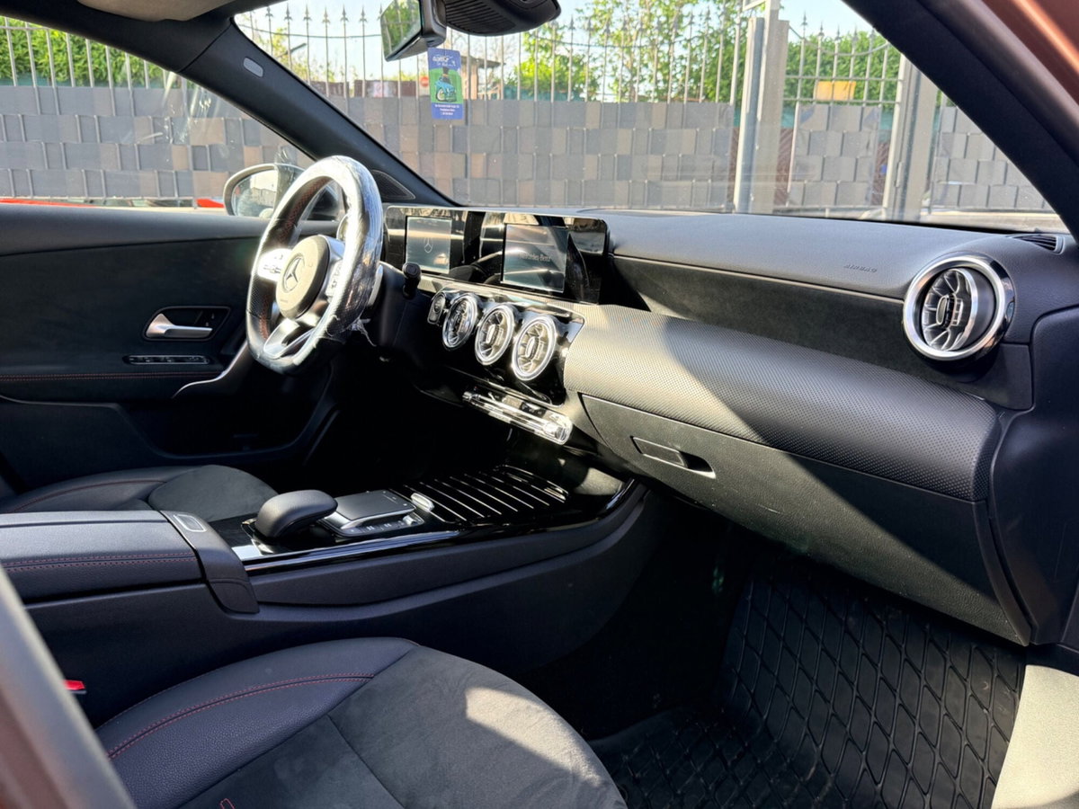 Mercedes-Benz Classe A 200 d Automatic Premium (9)