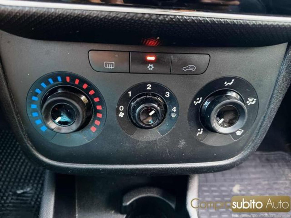 Fiat Punto 1.2 8V 5 porte Lounge (14)