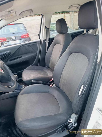 Fiat Punto 1.2 8V 5 porte Lounge (18)